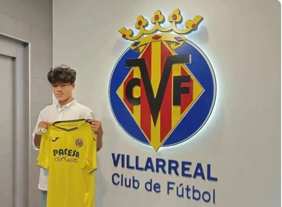 黄色潜水艇, 但隆东主罚, 传球严重失