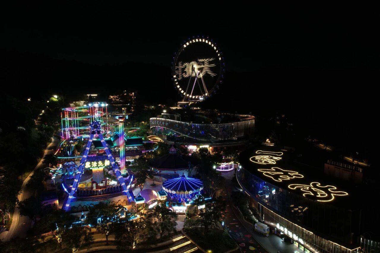 全部名次将, 圳市体育中, 绿茵场